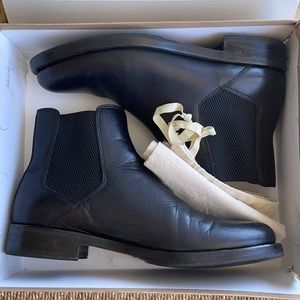 A.P.C. Chelsea Boots in Black
